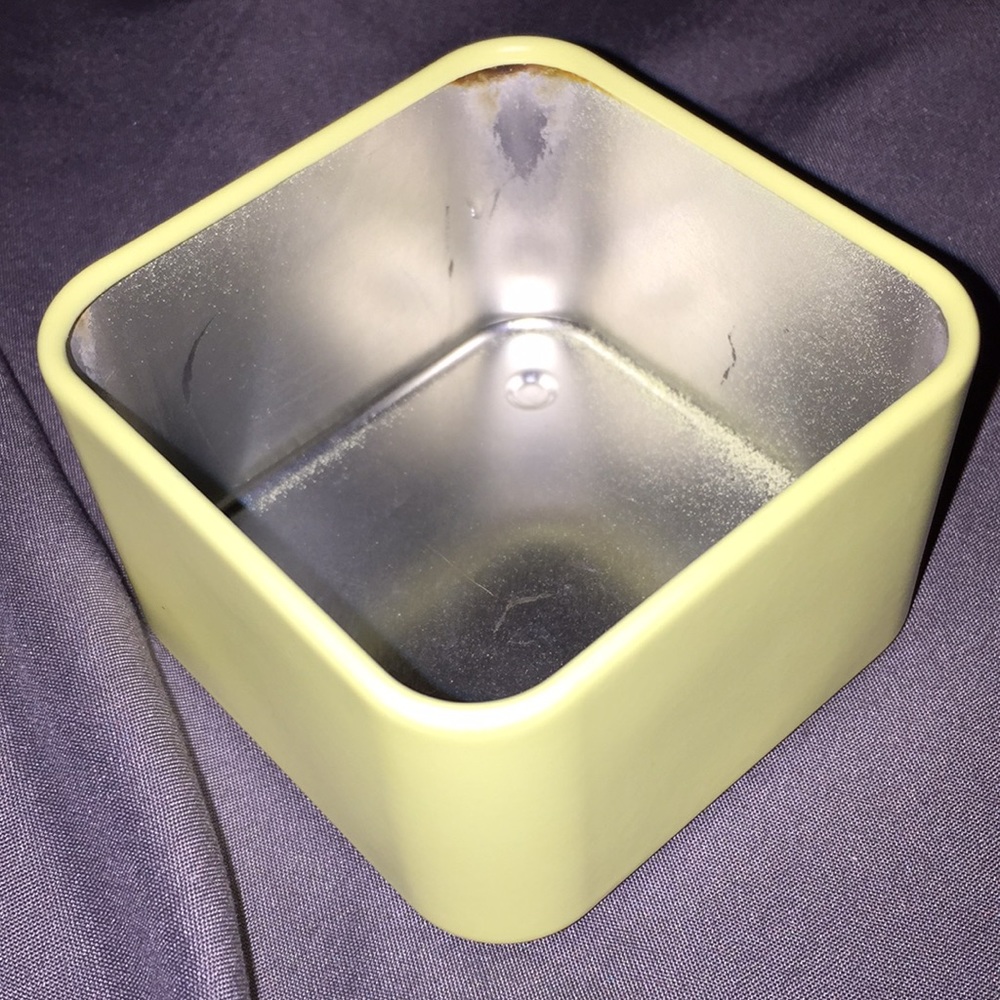 Empty Henri Bendel Travel Candle Tin Lemon Verbena - Picture 10 of 14
